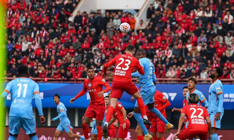 世界杯比赛直播地址-4-1 2-1 1-0 中超疯狂一夜！海港大胜西海岸 蓉城领跑 河南赢玉昆