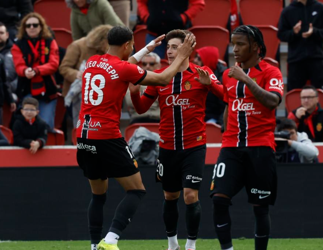 世界杯直播平台官网app下载最新版-西甲最新积分战报：前2相差4分，巴萨压制皇马，西班牙人惨遭逆转