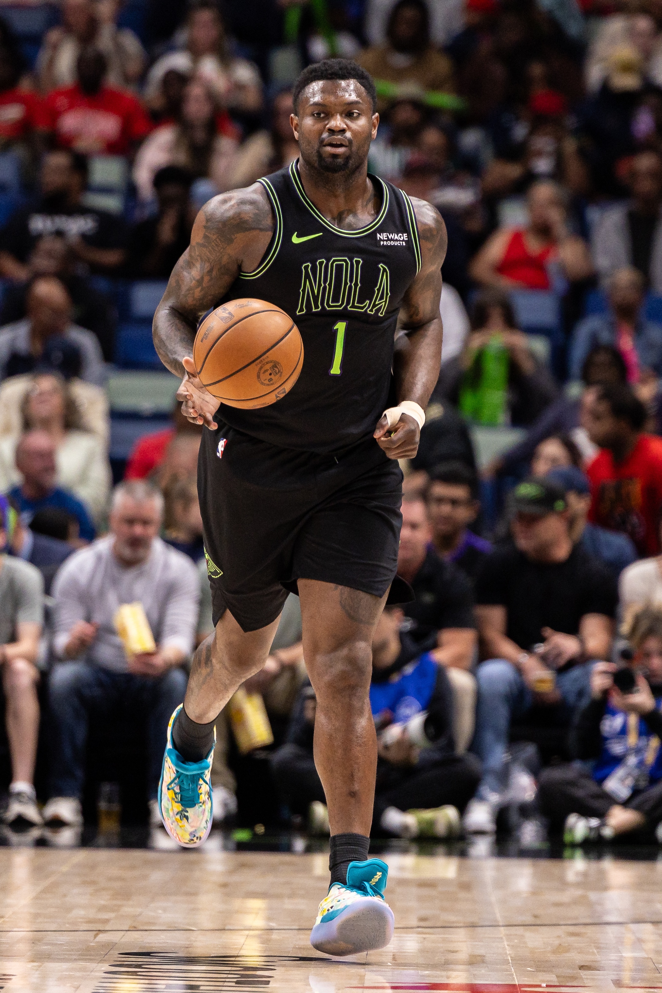 世界杯手机高清观看入口-进攻效率还是高！锡安对阵火箭8投6中&amp;8罚6中 砍下18分4板3助